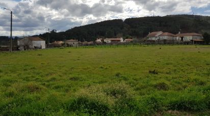 Terreno em Candemil e Gondar de 1 000 m²