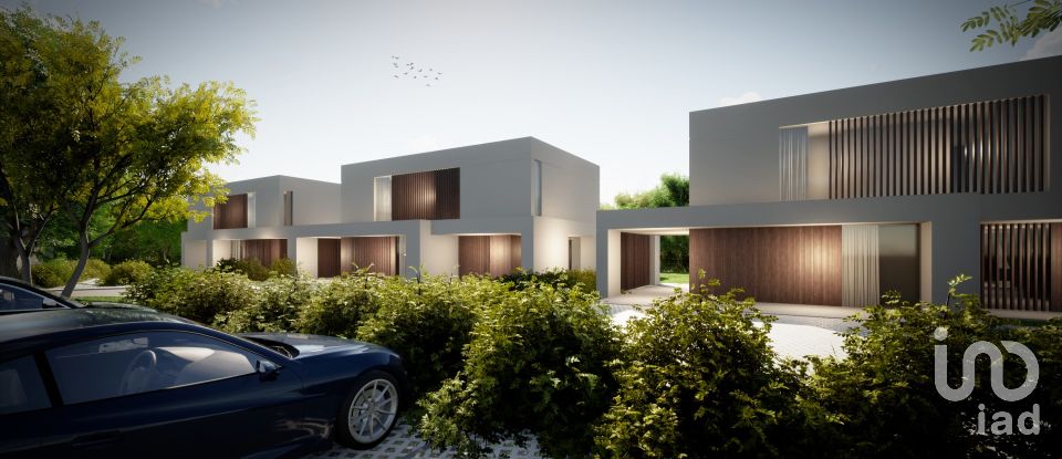 Terreno em Sesimbra (Castelo) de 5 000 m²