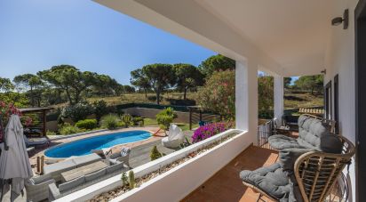 Maison T4 à Almancil de 210 m²