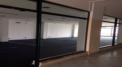 Murs commerciaux à Santo António dos Olivais de 90 m²
