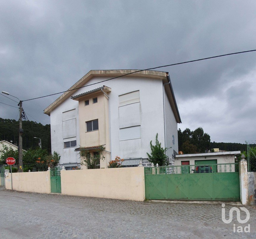 Casa / Villa T9 em Vale (São Cosme), Telhado e Portela de 236 m²