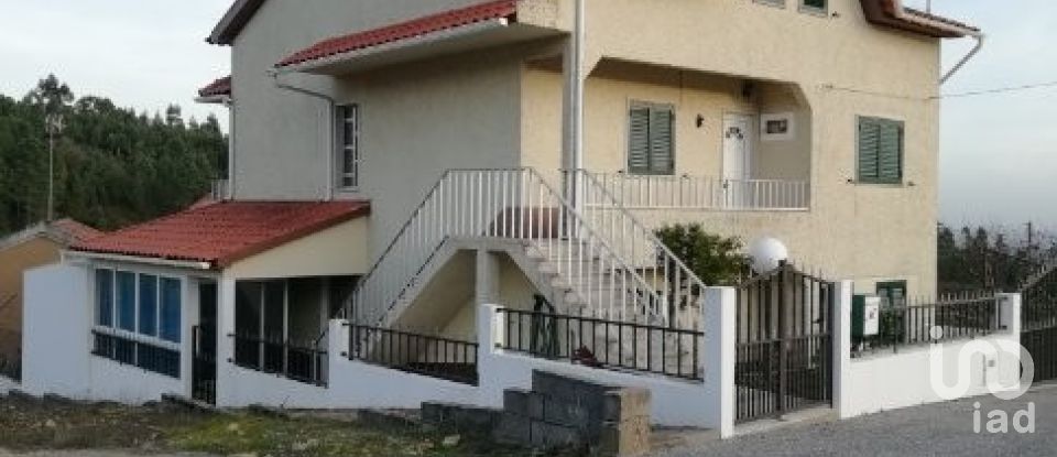 Maison de village T5 à Sobreira Formosa e Alvito da Beira de 170 m²