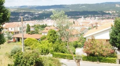 Terrain à Lousã e Vilarinho de 840 m²