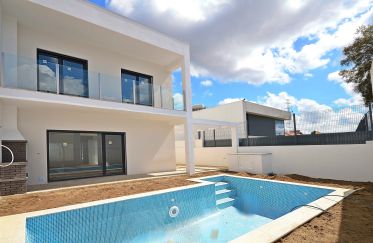 House/villa T4 in Fernão Ferro of 200 sq m