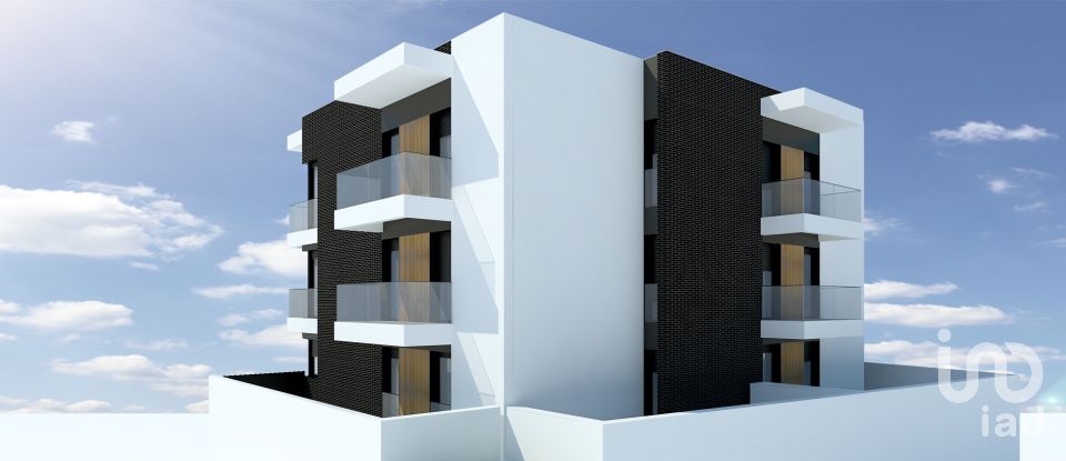 Block of flats in Santo António dos Olivais of 91 m²