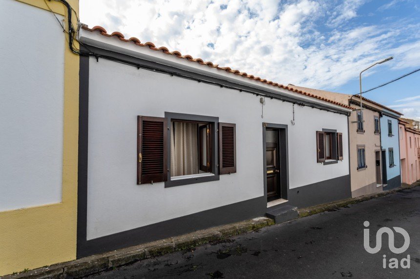 House T2 in Rosto do Cão (Livramento) of 119 m²