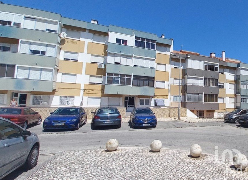 Apartamento T2 em Póvoa de Santa Iria e Forte da Casa de 67 m²