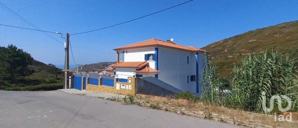 House T3 in Carvoeira of 208 m²