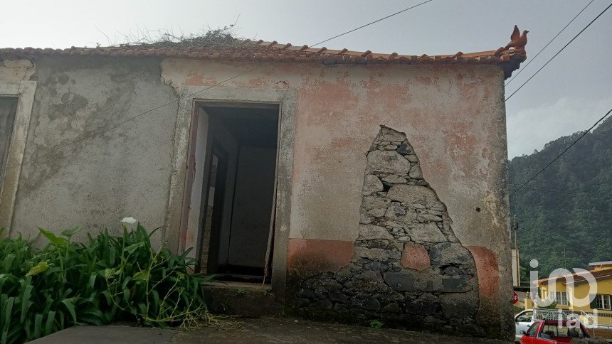 House T3 in Faial of 90 m²