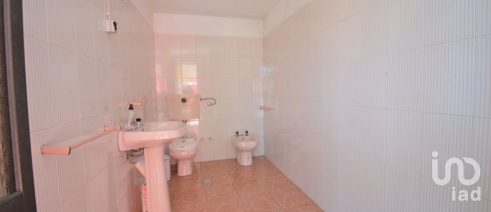 Shop / premises commercial in São Miguel, Santa Eufémia e Rabaçal of 410 m²