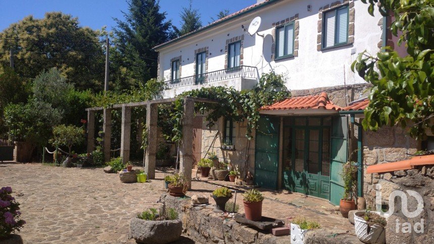 Ferme T5 à Sabugal e Aldeia de Santo António de 240 m²