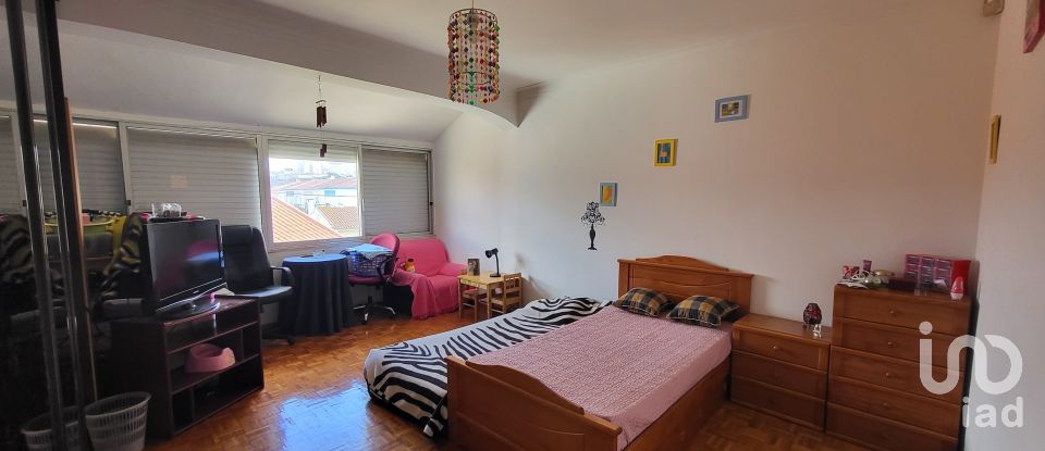 House T3 in Agualva E Mira-Sintra of 145 m²