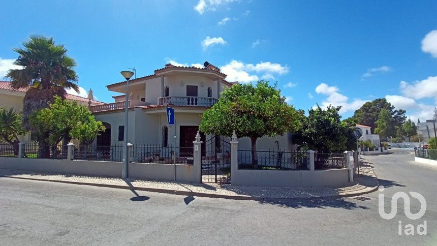 House T4 in Loulé (São Clemente) of 390 m²