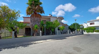 Maison T4 à Loulé (São Clemente) de 390 m²
