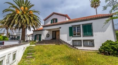Casa / Villa T5 em Ponta Delgada (São Sebastião) de 373 m²