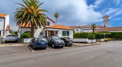 Maison T5 à Ponta Delgada (São Sebastião) de 373 m²