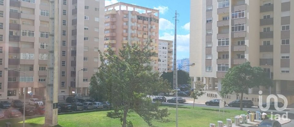 Apartamento T2 em Póvoa de Santa Iria e Forte da Casa de 101 m²
