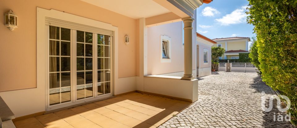 House T4 in Amoreira of 193 m²