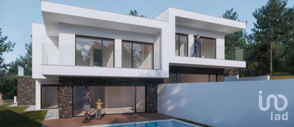 Casa / Villa T4 em Charneca De Caparica E Sobreda de 140 m²