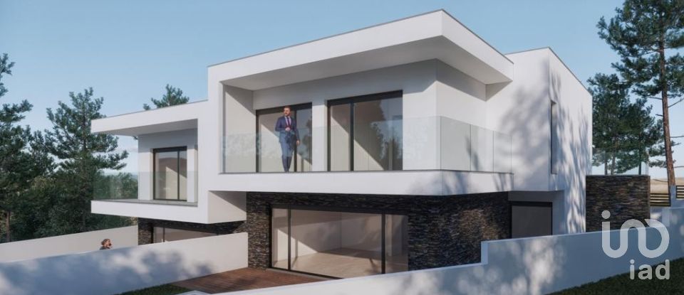 Casa / Villa T4 em Charneca De Caparica E Sobreda de 140 m²