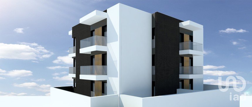 Apartment T2 in Santo António dos Olivais of 89 m²
