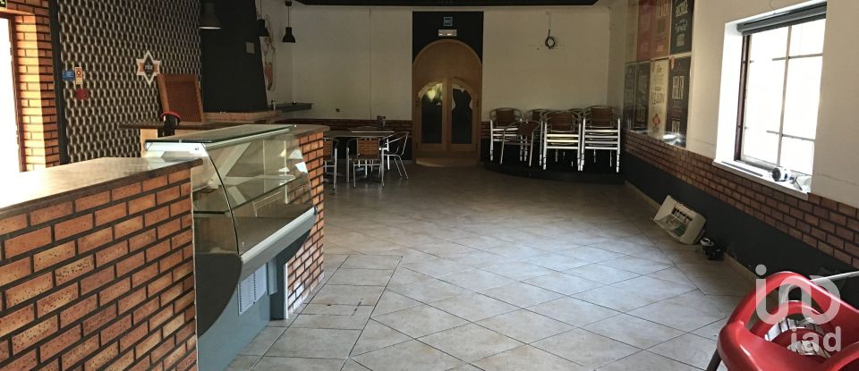 Restaurant in Rio de Couros e Casal dos Bernardos of 296 m²