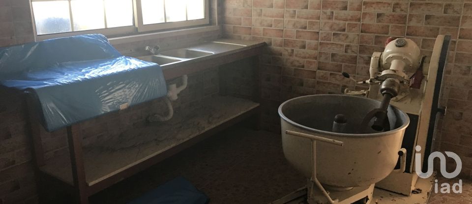 Restaurant in Rio de Couros e Casal dos Bernardos of 296 m²