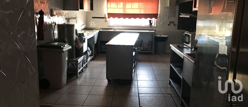 Restaurant in Rio de Couros e Casal dos Bernardos of 296 m²