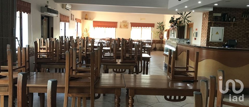 Restaurant in Rio de Couros e Casal dos Bernardos of 296 m²