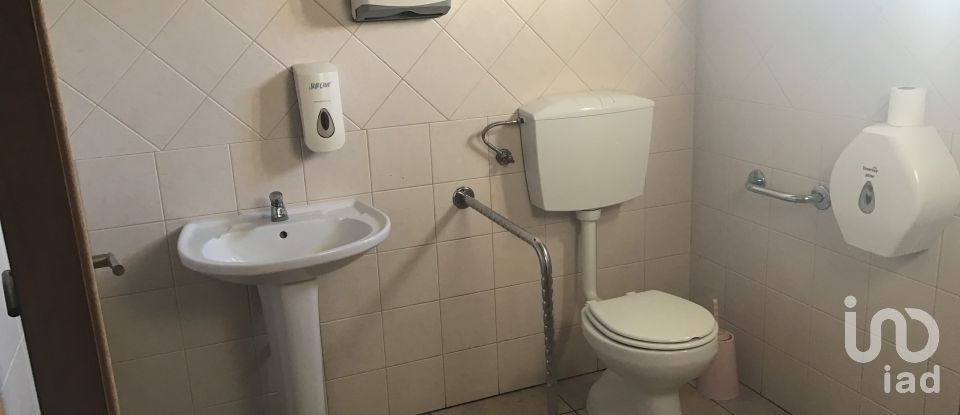 Restaurant in Rio de Couros e Casal dos Bernardos of 296 m²