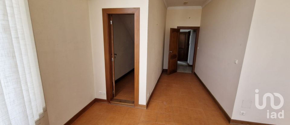 Espaço Comercial em Anha de 1 408 m²