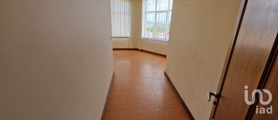 Espaço Comercial em Anha de 1 408 m²