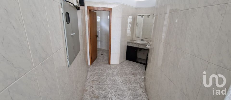 Murs commerciaux à Anha de 1 843 m²