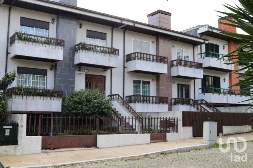 Casa T4 em Rio Tinto de 353 m²