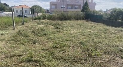 Land in Serzedo E Perosinho of 438 m²
