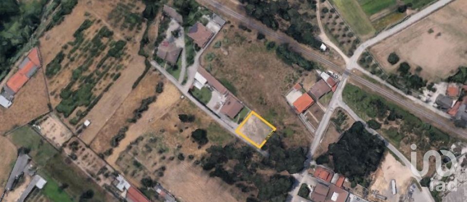 Terreno urbano em Regueira de Pontes de 600 m²