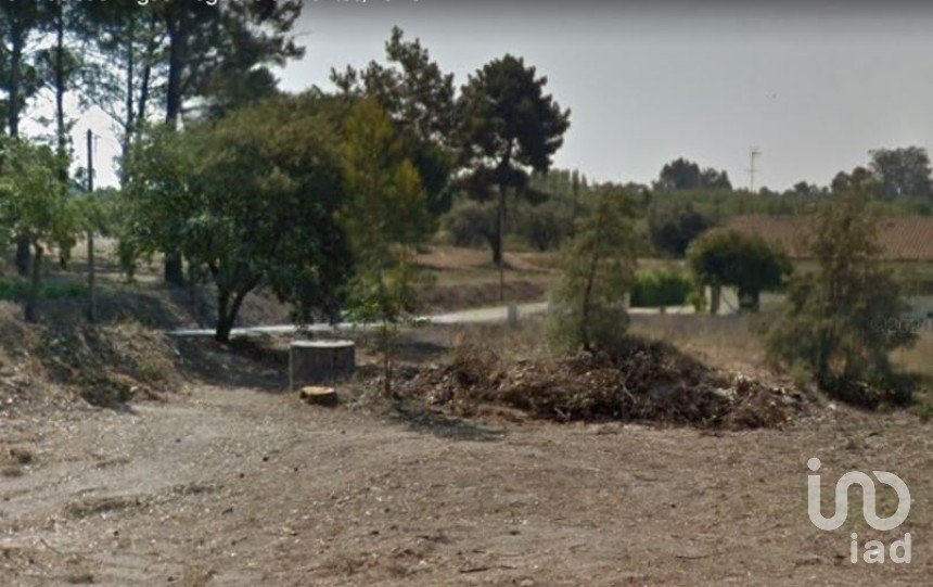 Terreno urbano em Regueira de Pontes de 600 m²