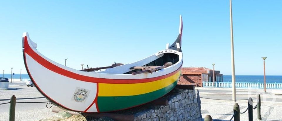 Terreno urbano em Regueira de Pontes de 600 m²