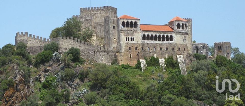 Terreno urbano em Regueira de Pontes de 600 m²