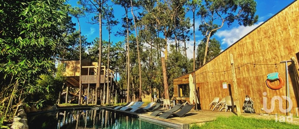 Camping à Atouguia da Baleia de 9 387 m²