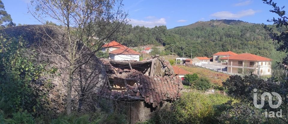 Maison T0 à Padornelo de 104 m²