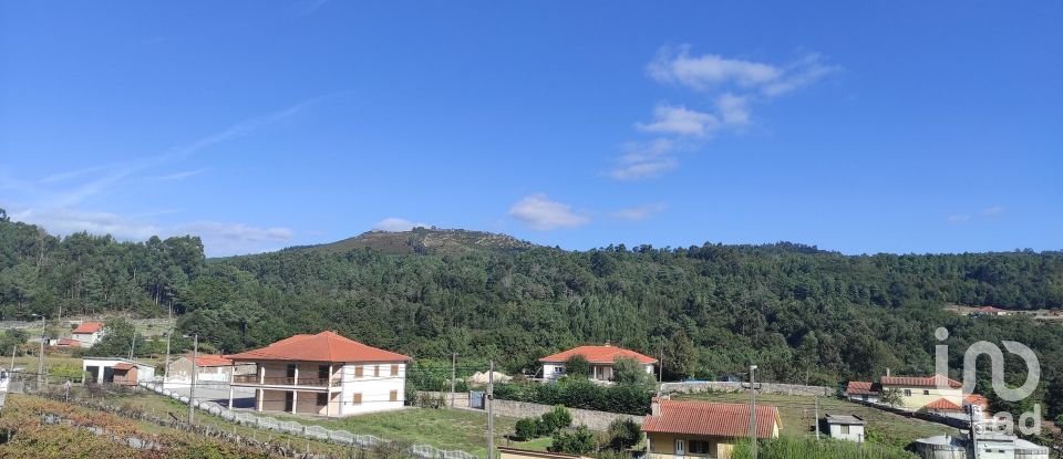 Maison T0 à Padornelo de 104 m²