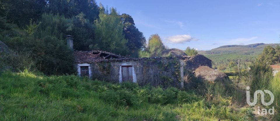 Maison T0 à Padornelo de 104 m²