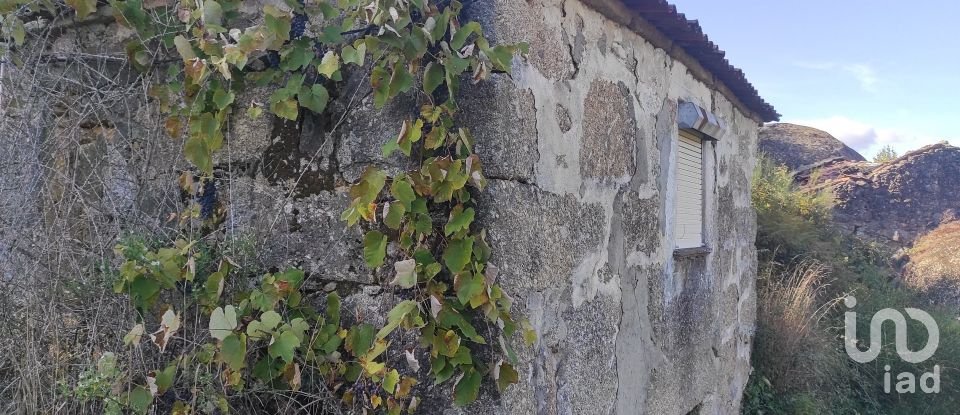 Maison T0 à Padornelo de 104 m²