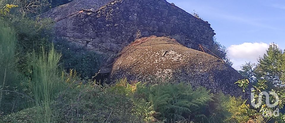 Maison T0 à Padornelo de 104 m²