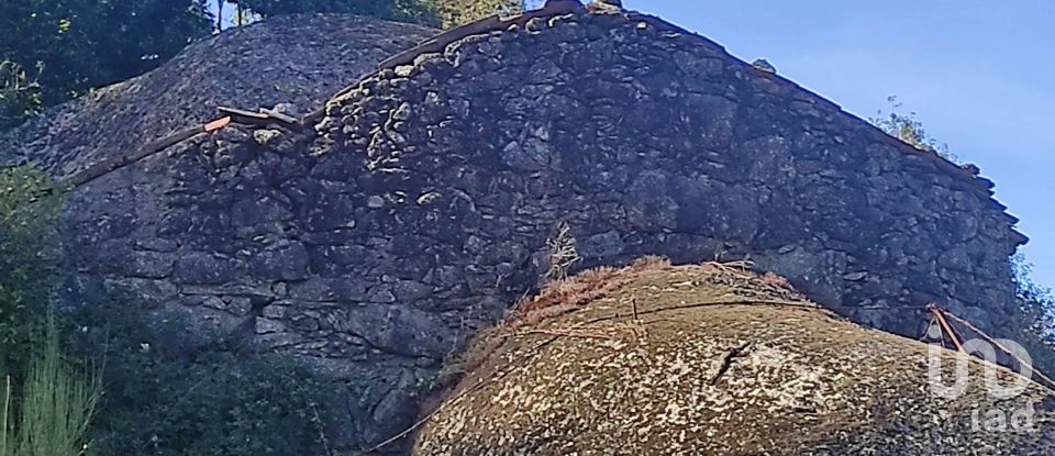 Maison T0 à Padornelo de 104 m²