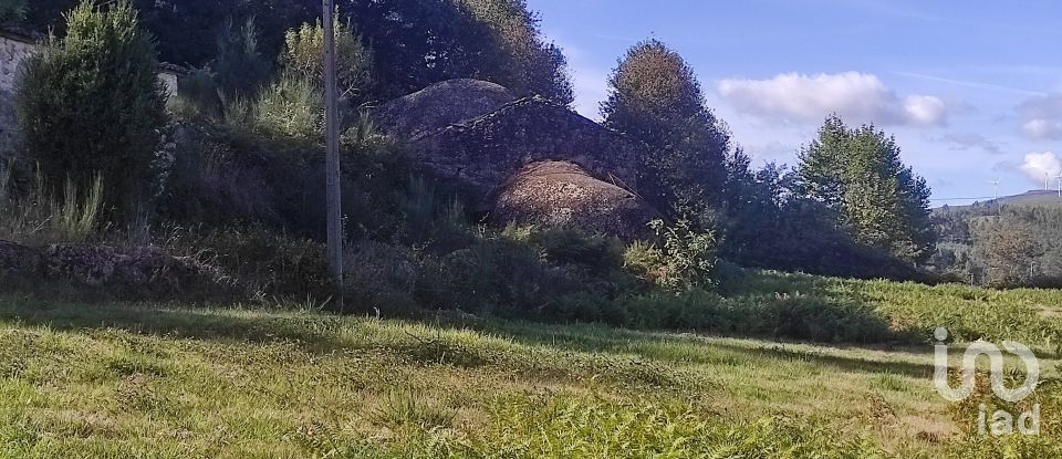 Maison T0 à Padornelo de 104 m²