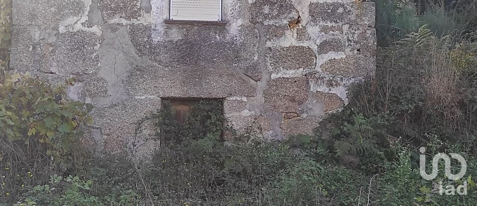 Maison T0 à Padornelo de 104 m²