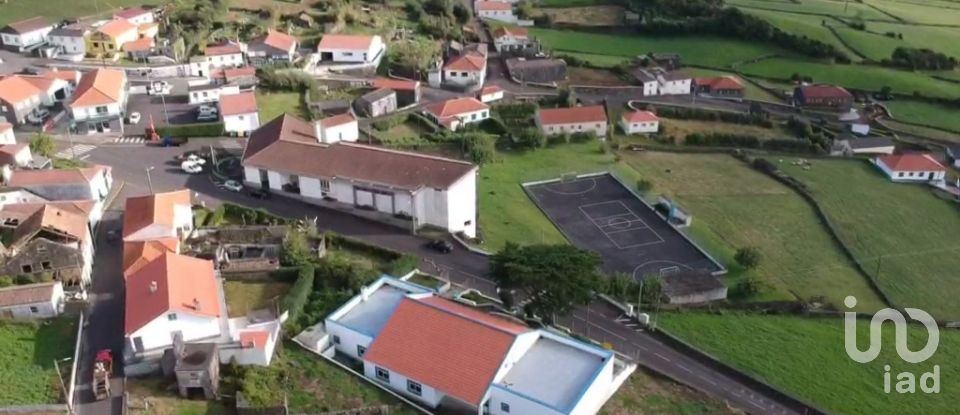 Maison T2 à Velas (São Jorge) de 200 m²