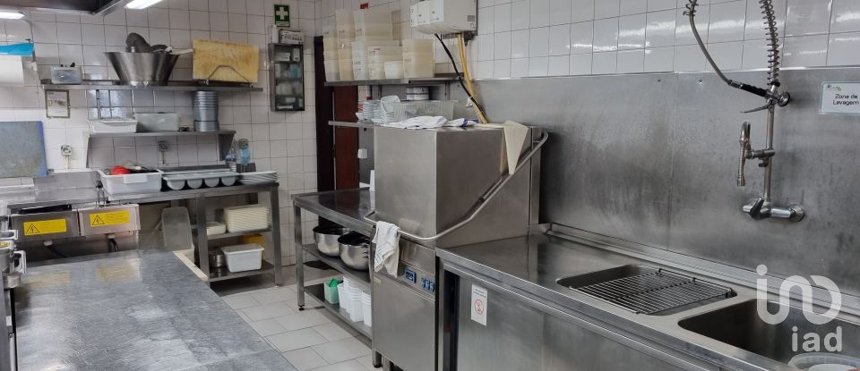 Restaurant in Silveira of 252 m²